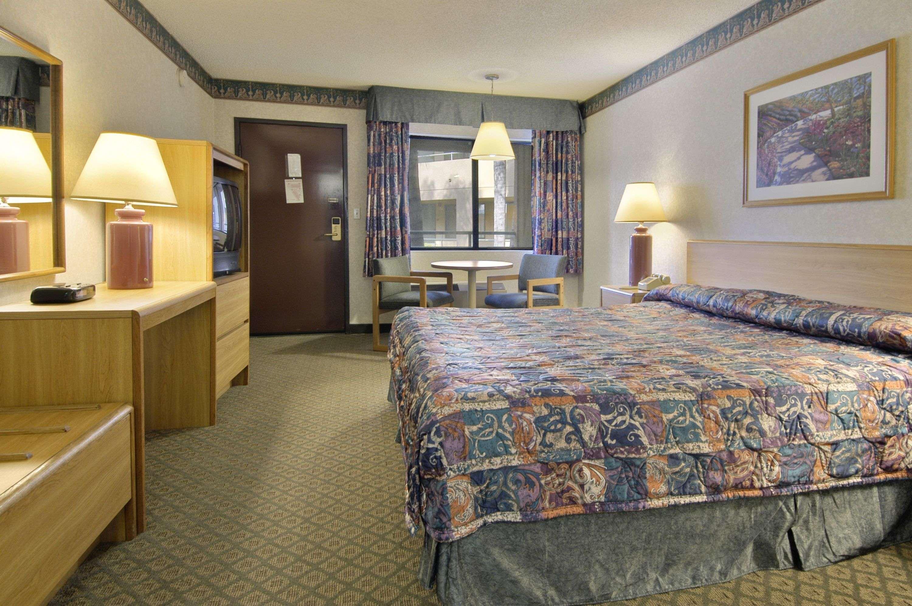 Travelodge By Wyndham Commerce Los Angeles Area Værelse billede