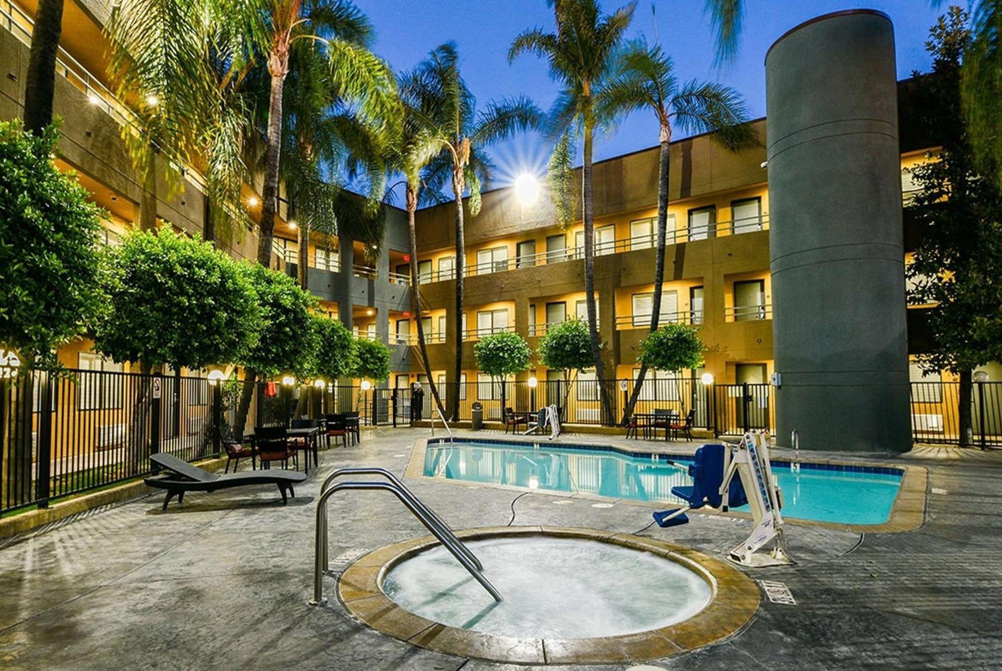 Travelodge By Wyndham Commerce Los Angeles Area Eksteriør billede
