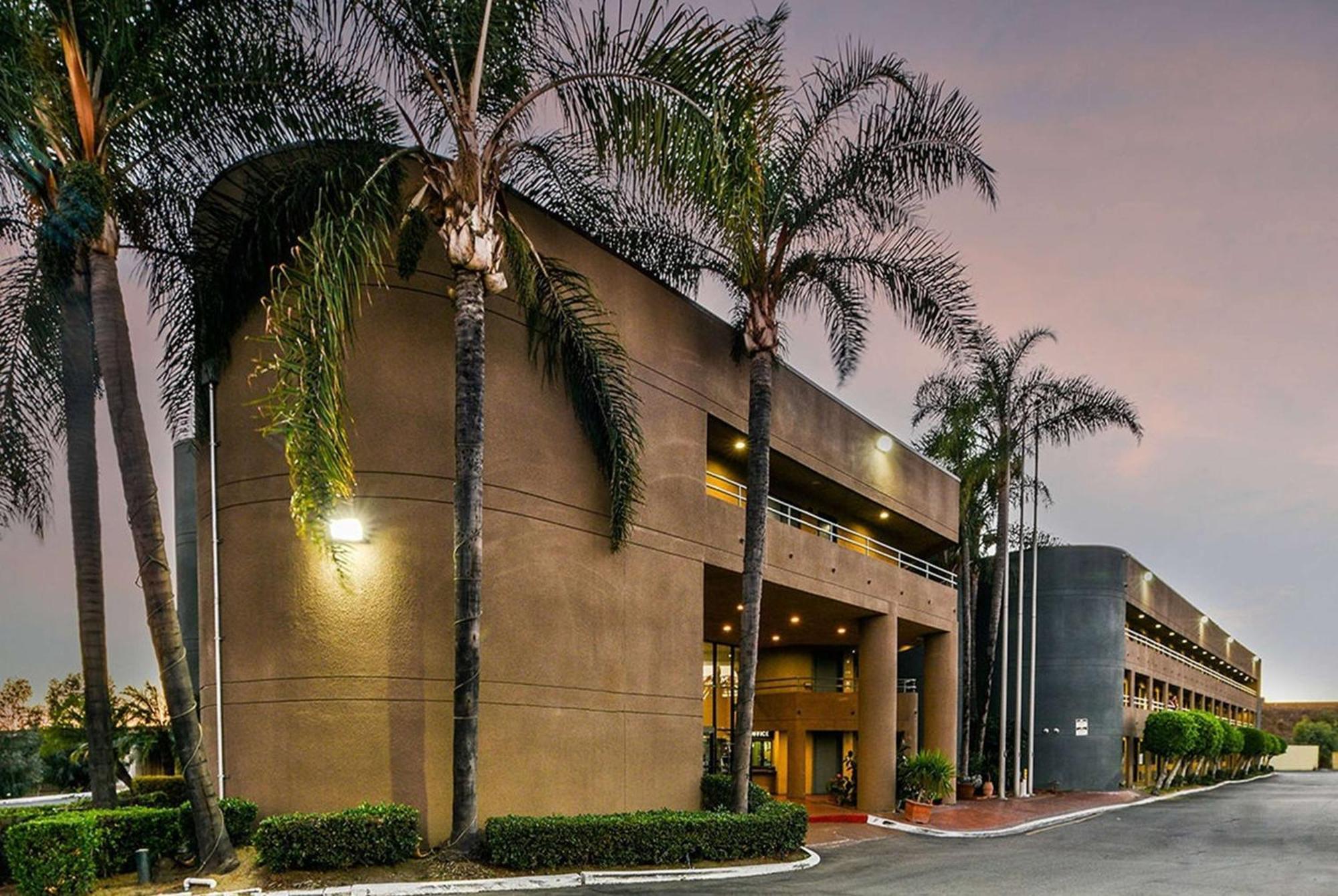 Travelodge By Wyndham Commerce Los Angeles Area Eksteriør billede